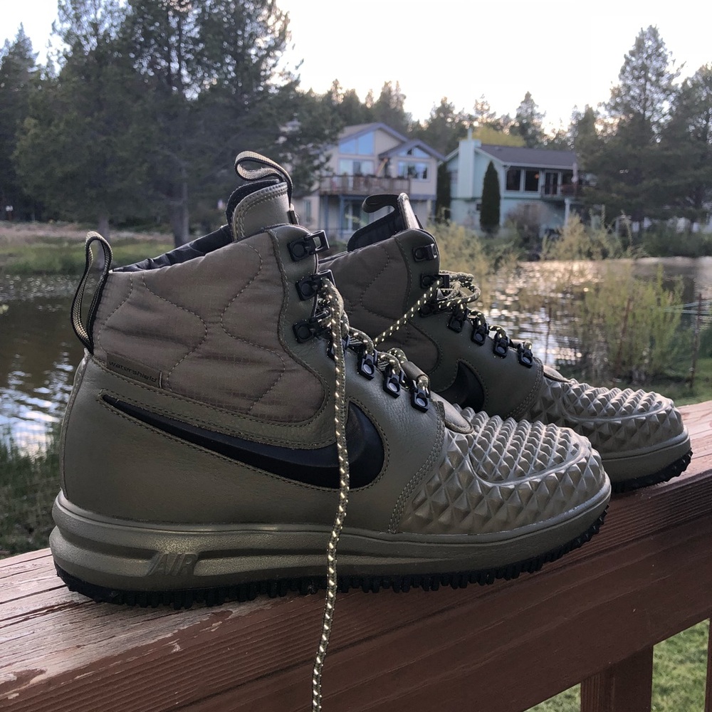 Nike Men’s size 11 Lunar Force 1 Duckboot